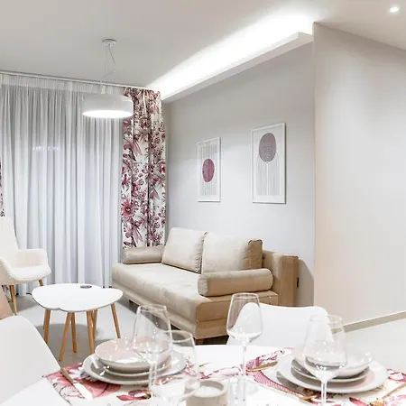 Quattro Luxury Apartment *